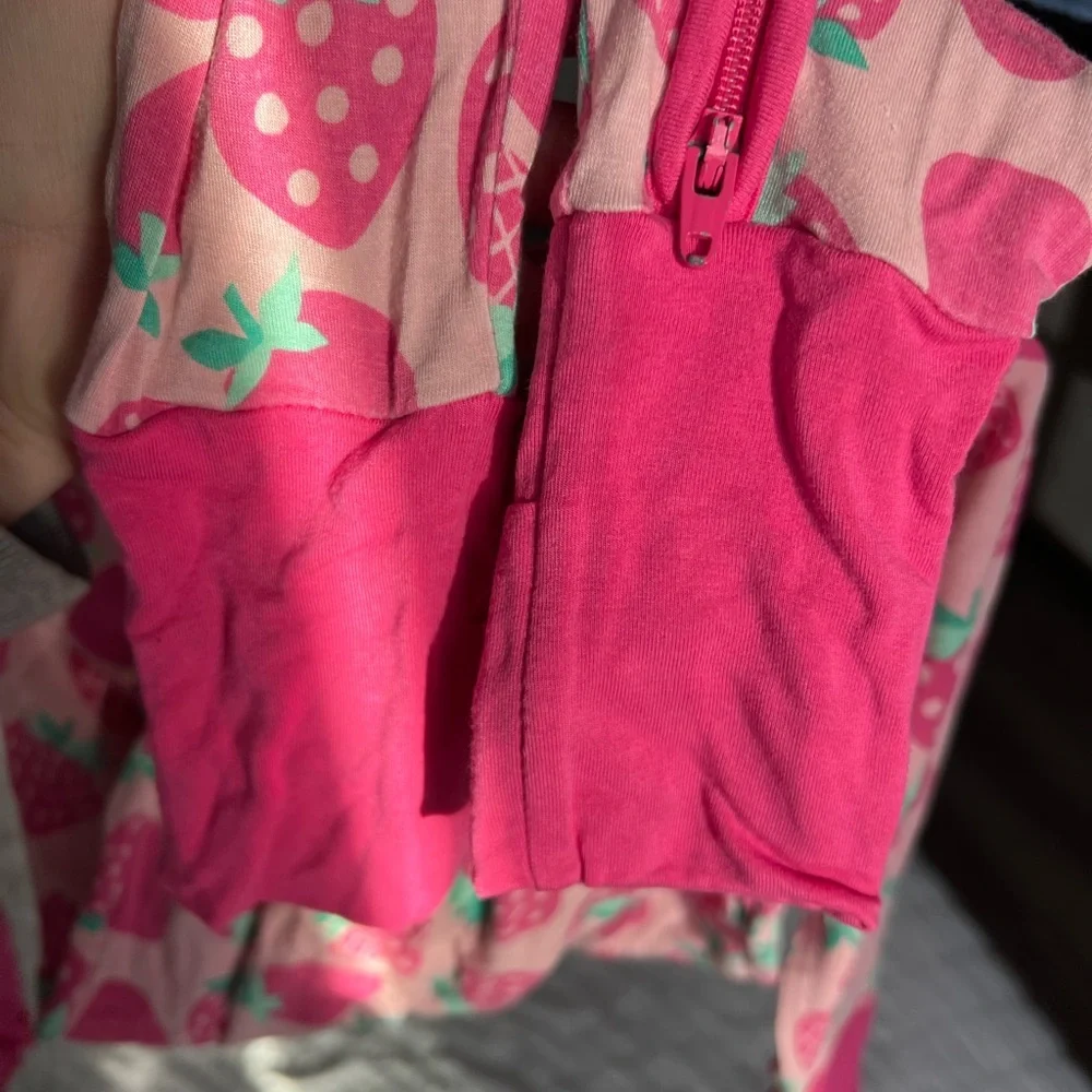 Little Sleepies Sweet Strawberries Zippy Pajamas Size 12-18 Months GUC - Picture 5 of 9